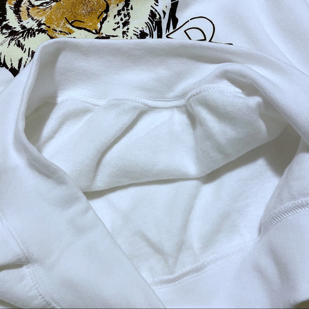 Soft White Oversized Graphic Sweatshirt~ EASY TIGER ⭐️BRAND NEW - Picture 8 of 10